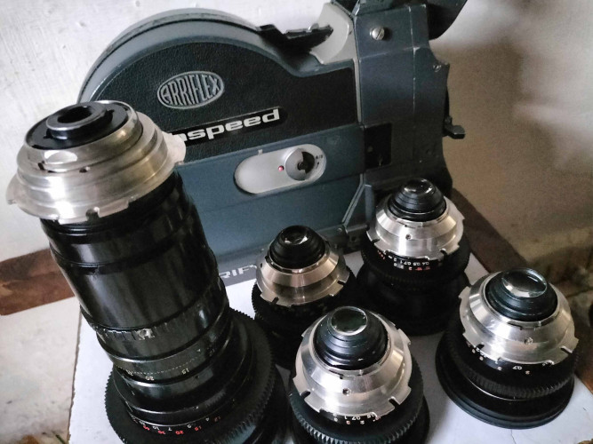 Arriflex High Speed Super 16 SRIII HS camera body, with 2 magazines in total - image #1