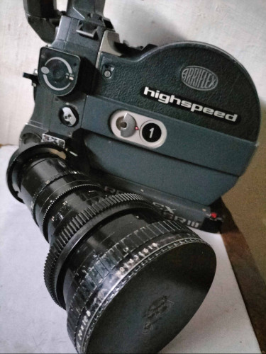 Arriflex High Speed Super 16 SRIII HS camera body, with 2 magazines in total - image #4