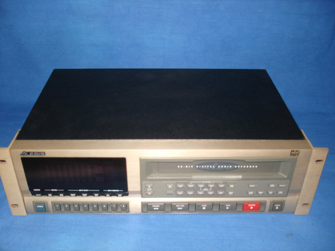 Alesis XT20 aDAT Type II  20 Bit digital audio recorder - image #5