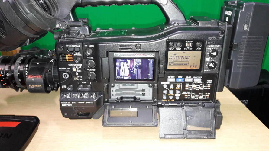 Panansonic AJ - HPX3100G P2 HD Memory Card Camcorder body only inc. viewfinder - image #3