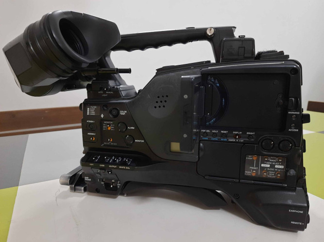 Sony PDW700 XDCAM Full HD camcorder - image #2