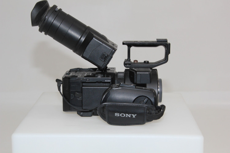 Sony NEX FS700R - image #4