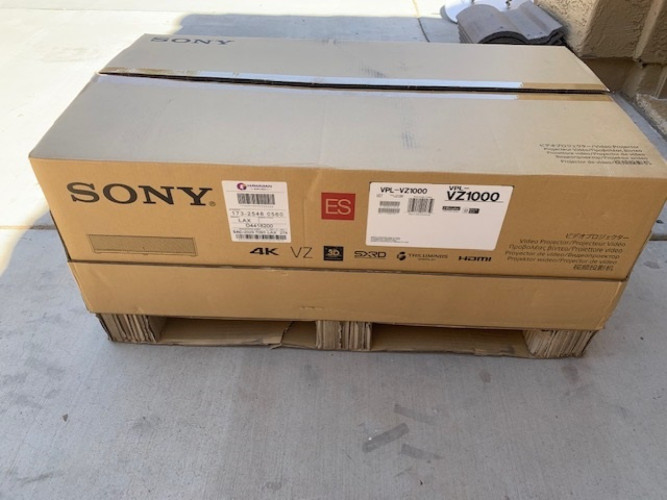 Sony VPL-VZ1000ES projector - image #1