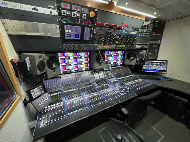 Outside Broadcast Trailer Fully equipped - image #7
