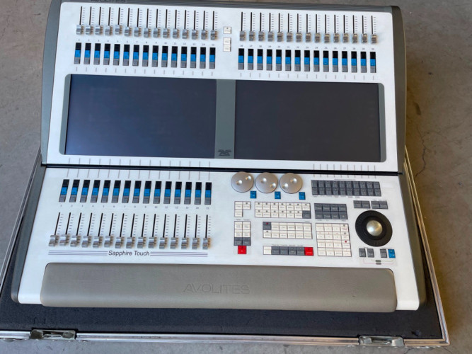 Avolites Sapphire Touch Avolites Sapphire Touch - image #1