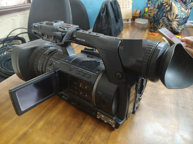 Panasonic AJ HPX-250 P2 Full HD camera - image #3