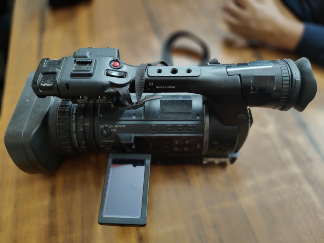 Panasonic AJ HPX-250 P2 Full HD camera - image #10