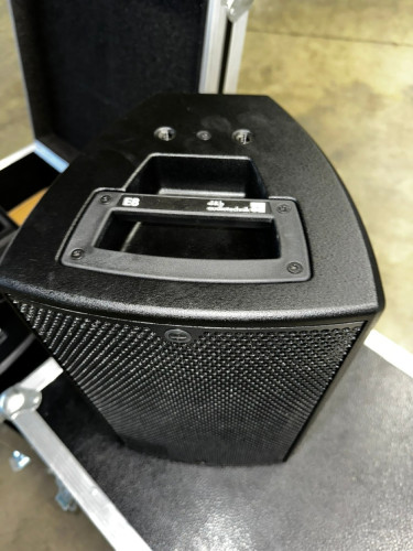 D & B audiotechnik E8 - image #1