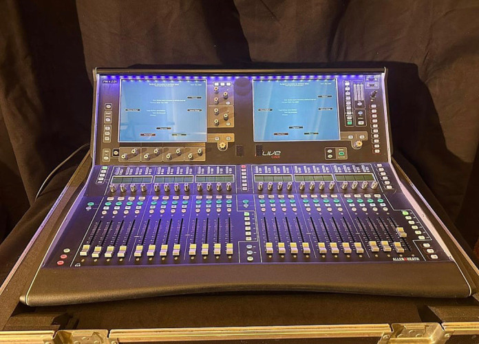 Allen & Heath dLive C3500 + CDM32 - image #1