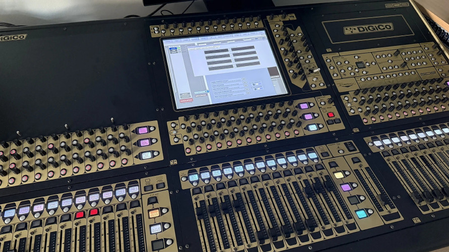 DiGiCo SD8 Digital Mixing Console (2012 Model) - image #1