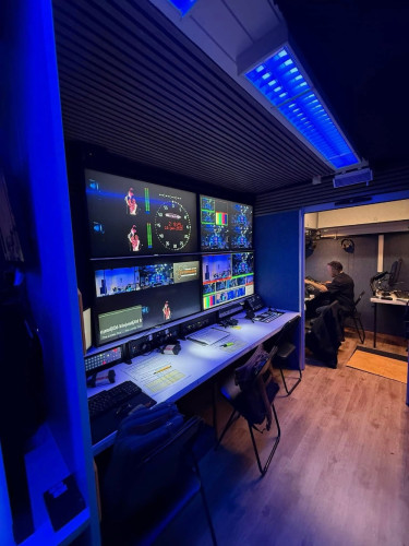 OB Truck Volvo – Ready for TV & Event Productions Volvo FM7 FM 4x2R 7.1 - image #8