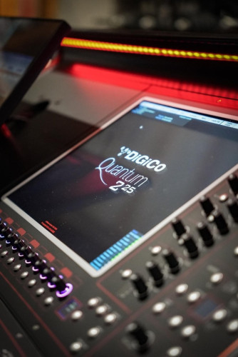DiGiCo Quantum Quantum 225 - image #1