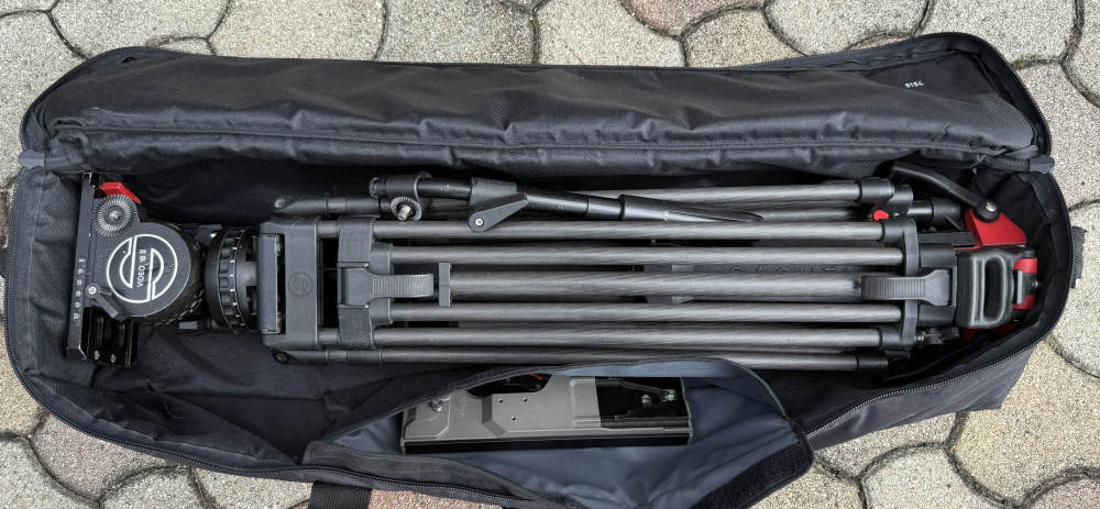 SACHTLER VIDEO 18 II Tripod Carbon Fiber with carrying case and VCT14 tripod plate - image #1