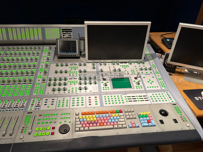 Avid Avid - Digi Design - D-Control 16 Fader Desk - image #2