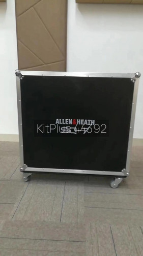 Allen & Heath SQ‑7 Digital Mixing Console (with Flight Case) - image #2