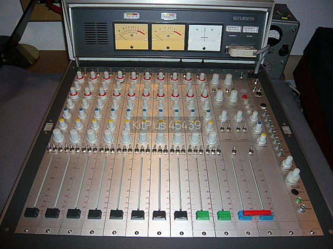 STUDER 169  with VU meter bridge - image #1