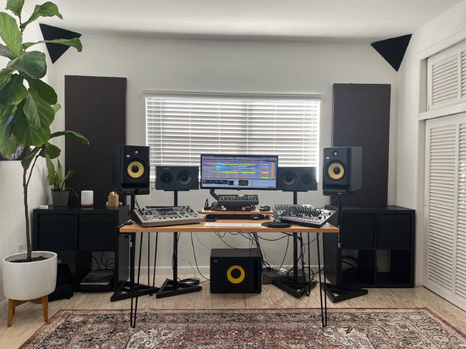 Miami-Based DJ Creates Unique Mixes in His Studio With KR