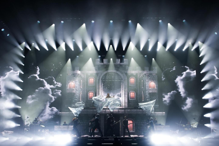 Disguise Powers Interactive LED Castle for Laura Pausini